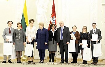 Даля Грибаускайте поздравила победителей олимпиад. Вильнюс, 10.12.2013. Фото: lrp.lt