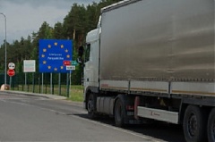 Around 300 trucks waiting to cross from Belarus into Latvia Around 300 trucks waiting to cross from Belarus into Latvia