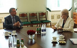 Robertas Dargis and Dalia Grybauskaite. Vilnius, 7.08.2012. Photo: president.lt