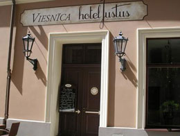 090817_justus_hotel.jpg