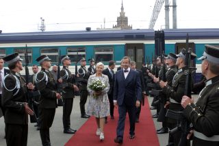 Ilves arrives in Riga from Tallinn by rail, 5.06.2012. Photo: president.lv