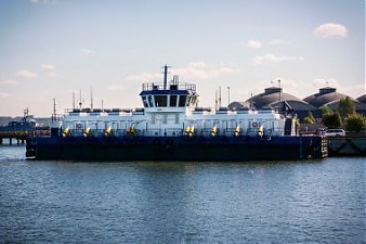 140911_blrt_biggestbarge.jpg