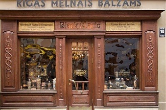 191105_melnais_balzams.jpg